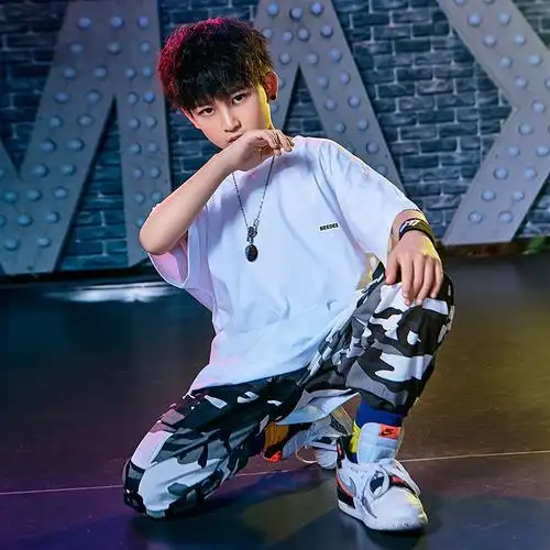 儿童街舞套装嘻哈男童夏季演出服迷彩裤酷炫帅民族服装