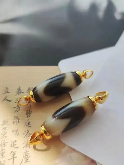 18k金镶嵌虎牙天珠