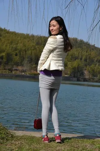 游宜兴竹海,拍细腿美女