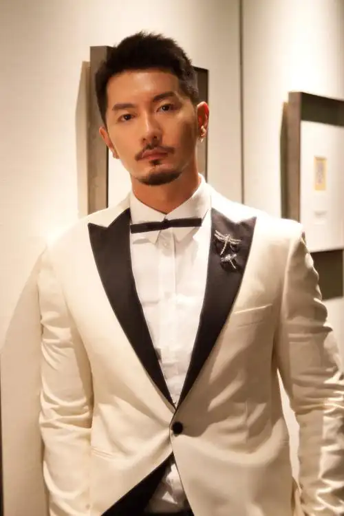 p>刘潮(ryan,      ),1989年5月25日出生于北京市,中国内地影视男