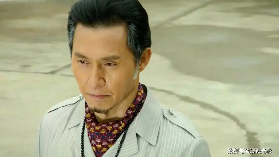 张国强延续城寨英雄的创意构思但铁拳英雄重写新的过程