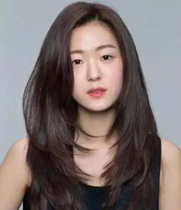 女生三七分长 直发发型