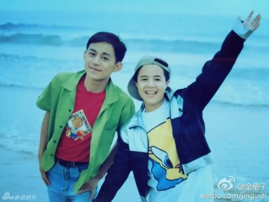 金龟子何炅20年前合影曝光 逆生长容貌几乎未变--图集--中原网