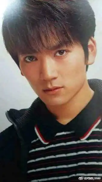 收集   点赞  评论  大古 图片来自微博 2 4