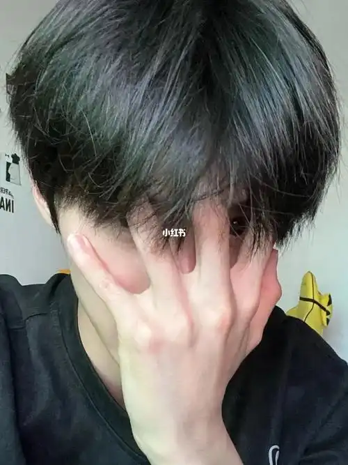 99一定要和发型师说鬓角两个要留出来一点不要剪(发型师会给你说你