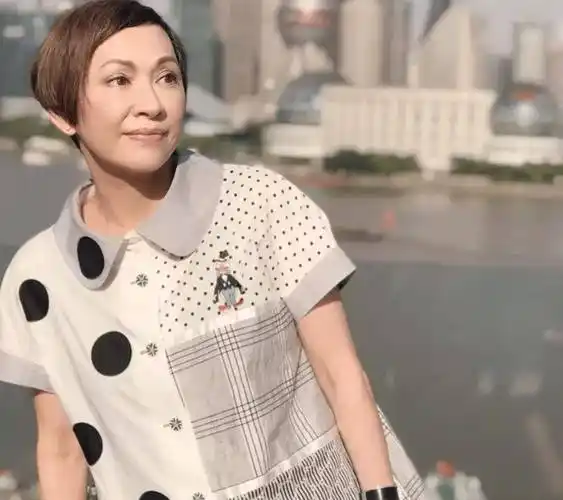 周润发前妻,恋上小22岁男友,余安安:这就是我要的生活_爱情_对方_父母