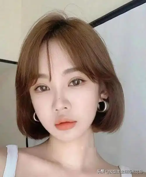 2023短发趋势:耳上齐短发,狼尾层次剪;10款短发造型灵感推荐(圆脸短发