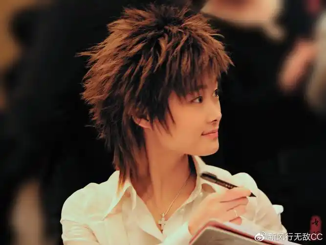 《快乐女声》时代的李宇春