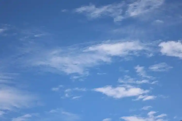 蓝色的天空云朵蔚蓝色天空背景素材|摄影|风光摄影|饿狐原创背景素材