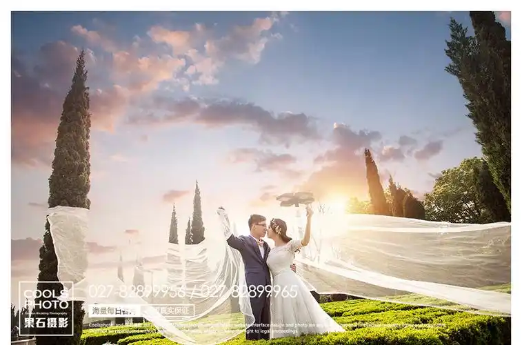 武汉婚纱摄影夏季最流行的森林系婚纱照风格吧.