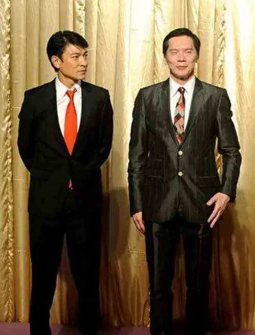 他逼成龙下跪 怒扇刘德华耳光 打得曾志伟满地找牙