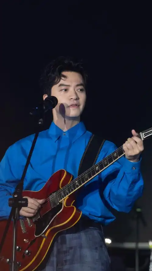 李健super光影扬州音乐节##李健万物安生时巡回演唱会