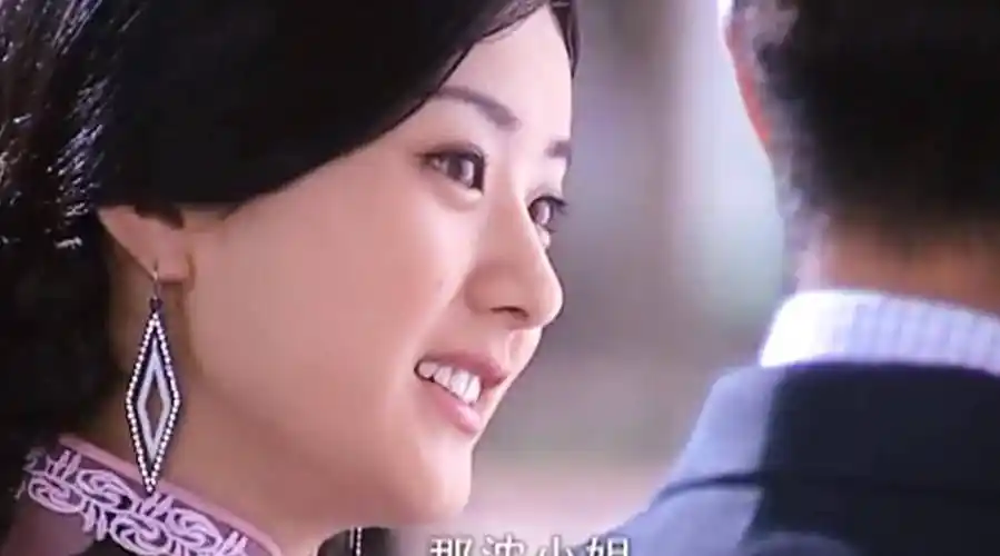 原创实力派演员赵丽颖从默默无闻到一鸣惊人靠演技与作品征服人心