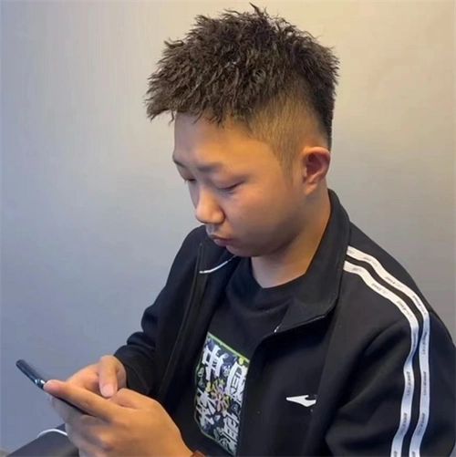 渣男锡纸烫,帅气时髦清爽有型,搭配任意造型都ok的烫发类型