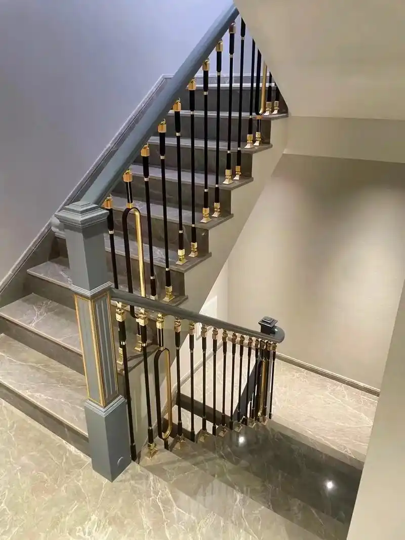 现代轻奢楼梯扶手铝合金栏杆.楼梯不是消耗品, 不是天天买,但 - 抖音