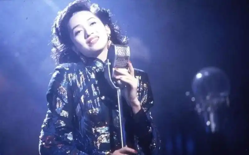 一代天后梅艳芳咋轮她来指手画脚