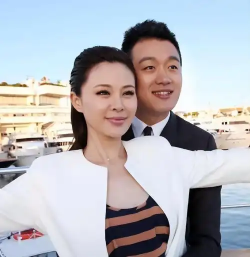 回顾模范夫妻佟大为关悦结婚17年0绯闻幸福背后满是心酸