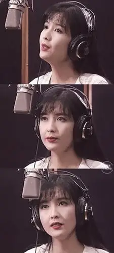 周慧敏有着一种天然的美丽,她是一代"玉女"的代名词!