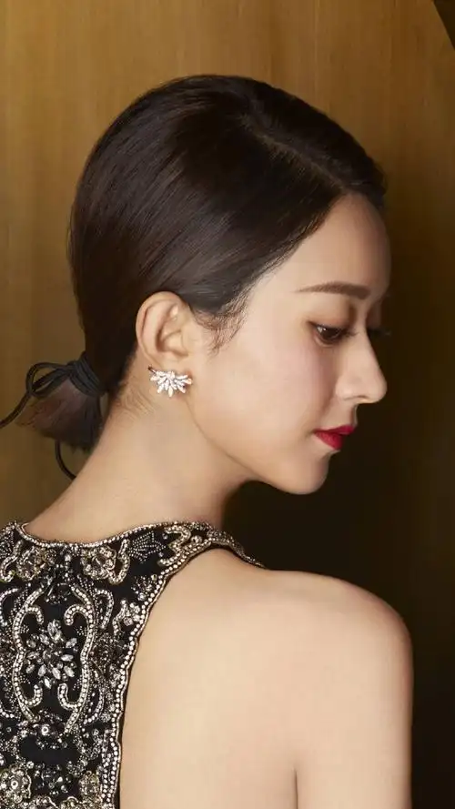 或许你们注意过赵丽颖的鼻子吗?