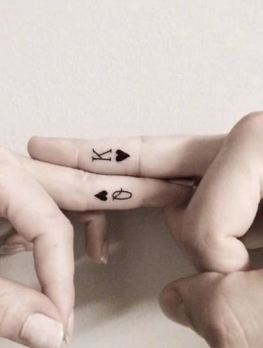 同样是"情侣纹身",扑克牌文艺,小心心有爱,波妞宗介太优秀!