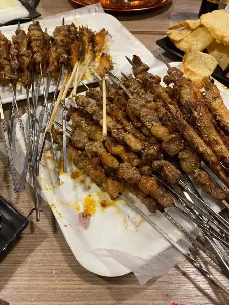 这家的烤串特别好吃～ 是最近吃的烤串最正宗的一家了