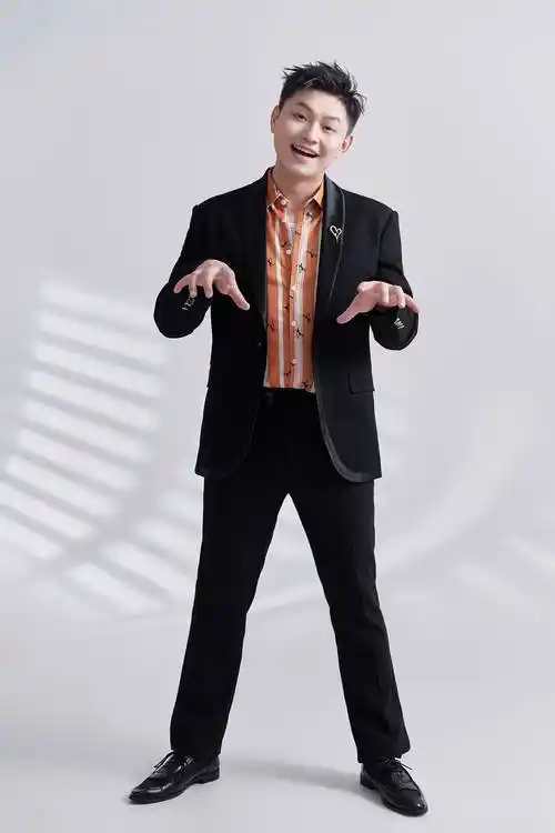 歌手唐涛演唱歌曲《非去不可》 充满向往 奔赴远方_地方_音乐_平台