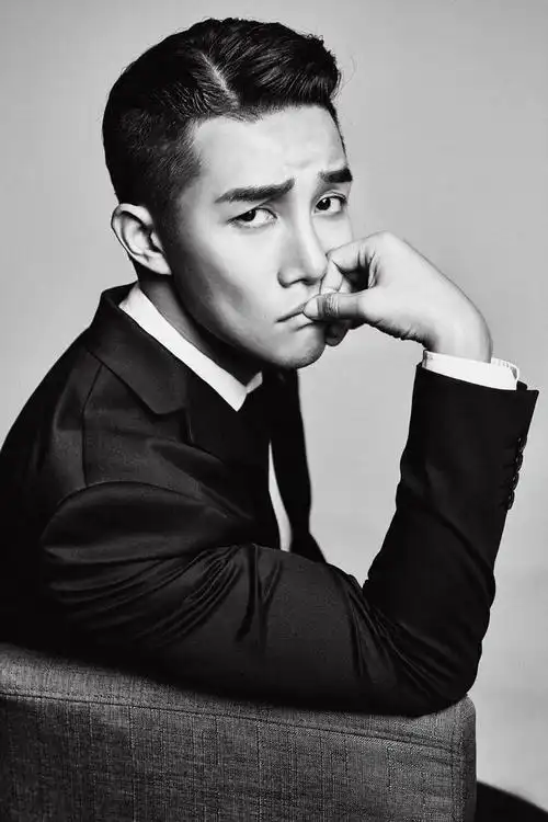 没被《猎狐》的郝小强洗脑,却被"无趣"的章涛圈了粉|话剧|演员|张嘉译