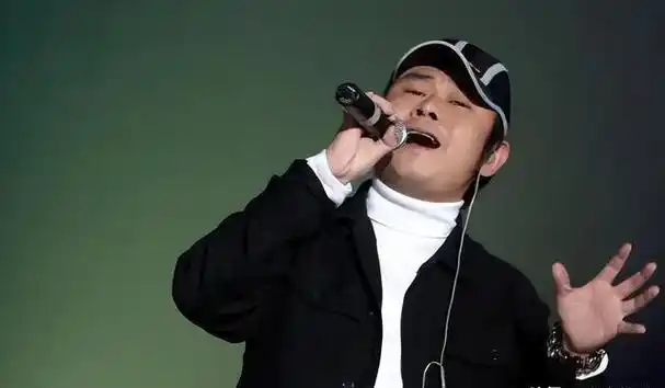 刀郎前妻:生下孩子后连夜离开,三十几年过去了,她可曾后悔过?