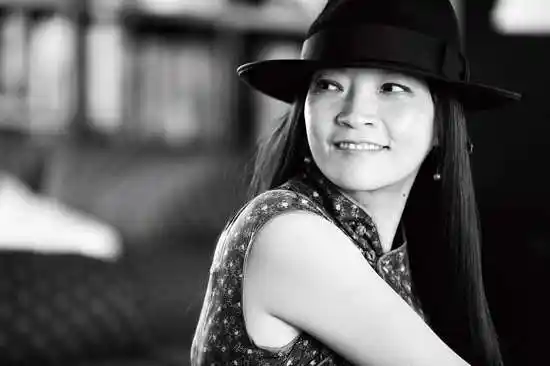 华人女作家虹影不断出走与回归并寻找自己