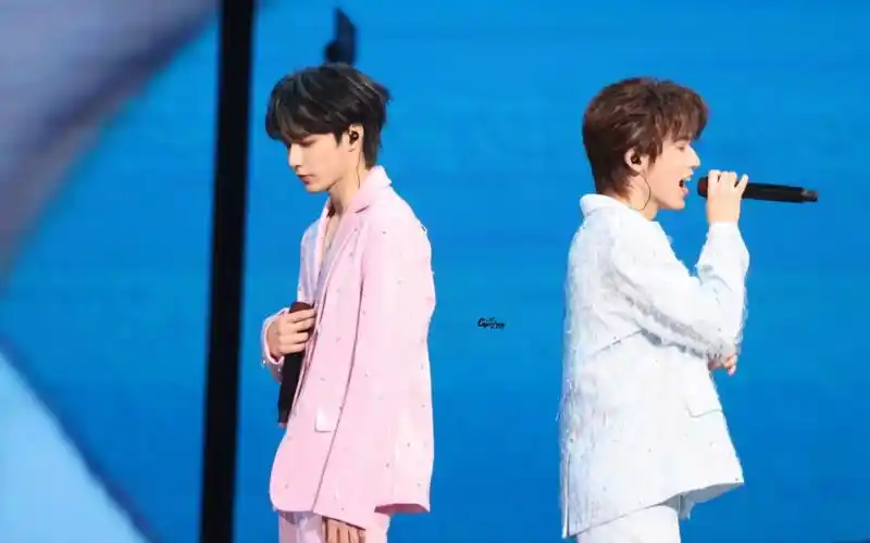 宋亚轩&刘耀文澳门演唱会《疲惫的爱》纯享版4k