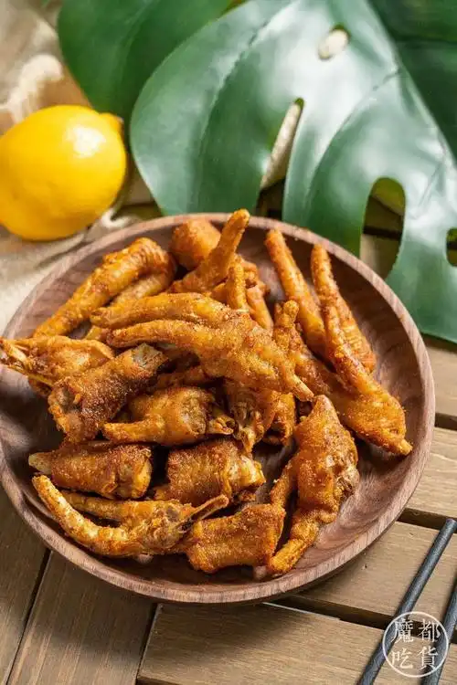 多少人被它圈粉黄金炸鸡爪有让人魂牵梦绕的魔力经常去店的人都知道必