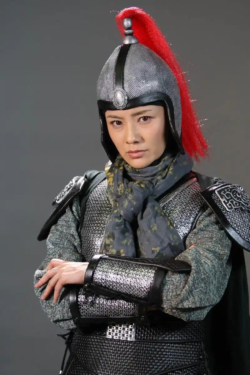 p>胡可,1975年12月1日出生于浙江省嘉兴市,中国内地女演员,主持人.