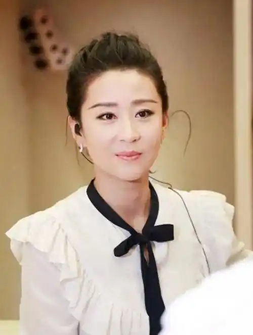 苗圃:4岁认识王大治,和罗晋传绯闻,为何转身嫁大20岁富豪?