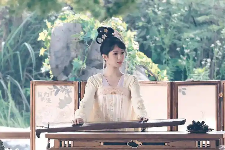 杨紫《长相思》路透曝光,挑战另类新造型,身材状态引关注_古装_一身