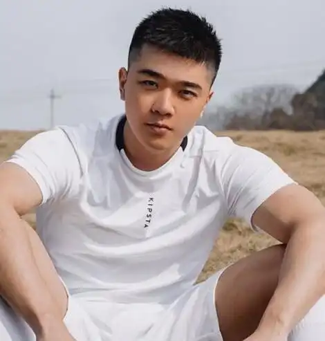 2021男生干净短发寸头,硬汉的标准寸头造型_发型造型_宝妈时尚生活网