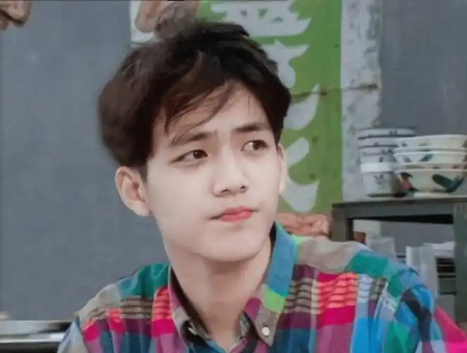 钟汉良17岁时的颜值冲上热搜,却不及宋小宝年轻时的照片让人惊艳