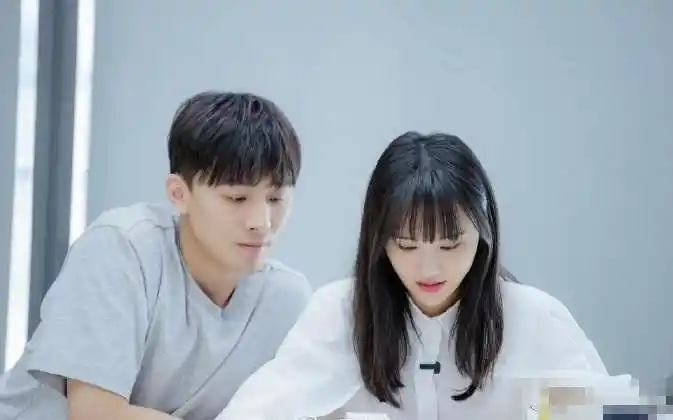 郑爽每任男友都被骂得很惨,是张恒他们太渣,还是自己太作?