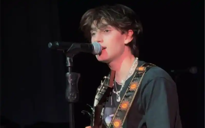 03年的帅哥 欣赏下 加拿大流行男歌手johnny orlando 乔尼·奥兰多的