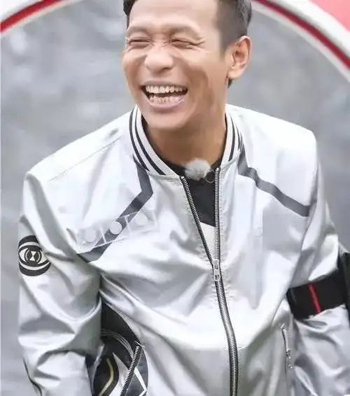 宋小宝曾自曝年轻时也是一枚小鲜肉,旧照流出后:彻底信服了