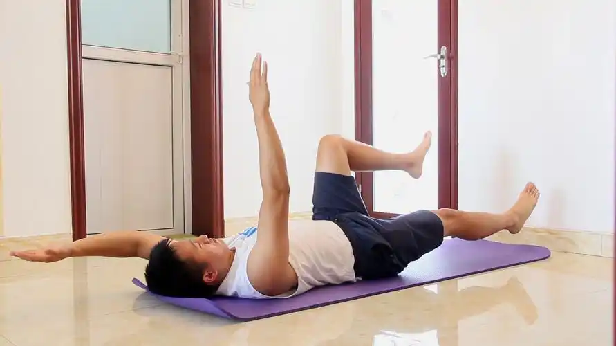 4个经典核心训练动作,坚持2周减去水桶腰,大肚子,还能缓解便秘