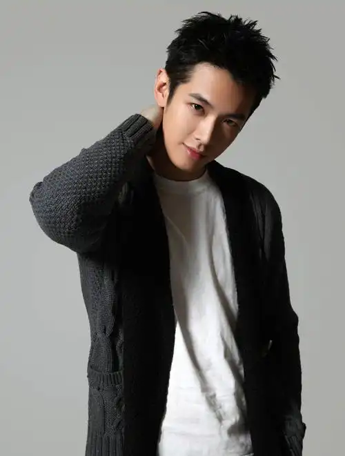 柯震东涉毒后首接商业代言进账超百万