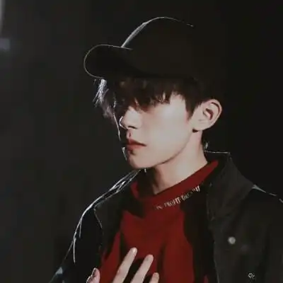 易烊千玺红色头像