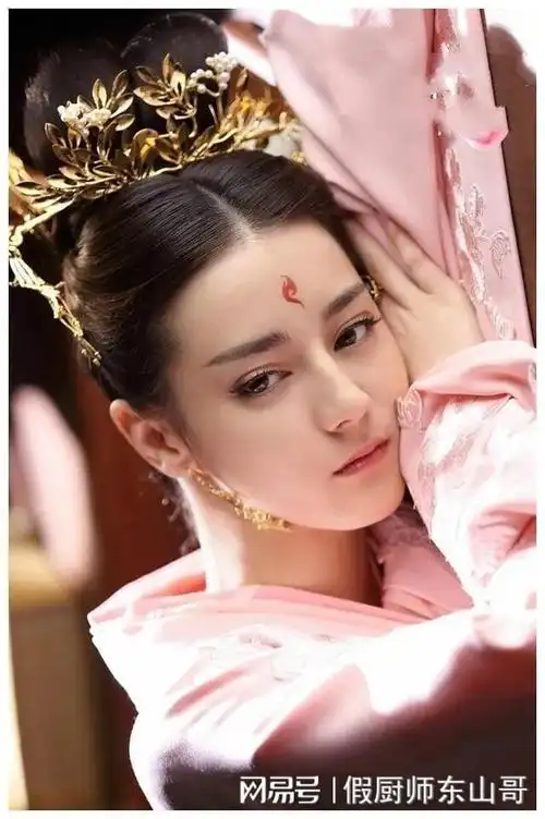 迪力热巴:从新疆走向世界的演艺明星|古装|电视剧|迪丽热巴_网易订阅