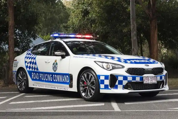 kia stinger sworn in as queensland police pursuit car