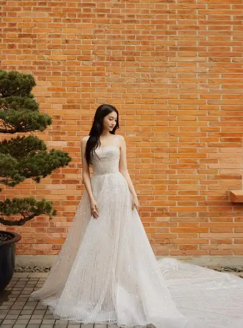 一袭白色仙女裙灵动梦幻,年轻就是好 晚礼服|身材|梦幻|气质|关晓彤