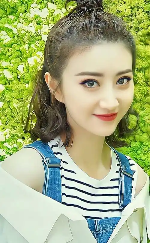 明星写真第3期景甜肤白貌美颜值天花板甜甜公主人气攀升