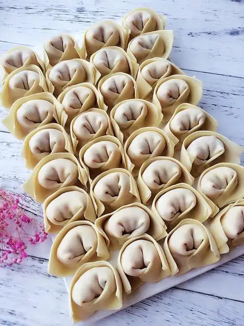 pan爱美食做的笋干虾仁鲜肉大馄饨