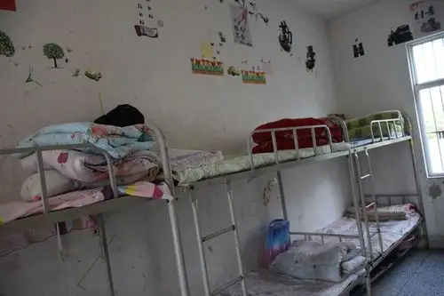 写美篇 宿舍文化评比  提升学生文明素养 10月27日,刘老庄中学寝室