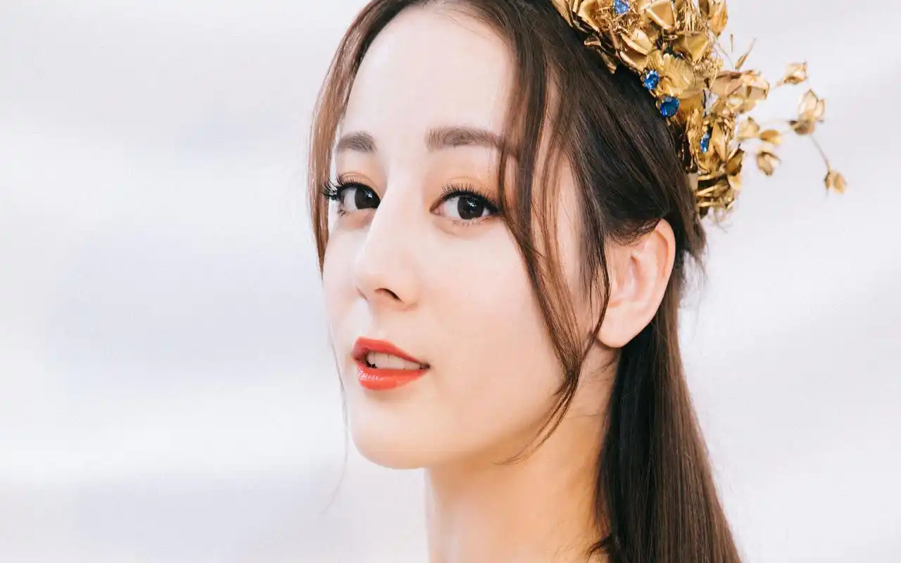 迪丽热巴金鹰女神造型图片壁纸