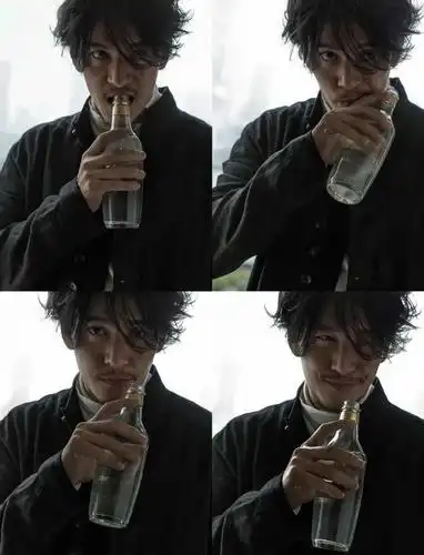 比纹身更让异性欲罢不能,不剃胡子撩妹居然百发百中?